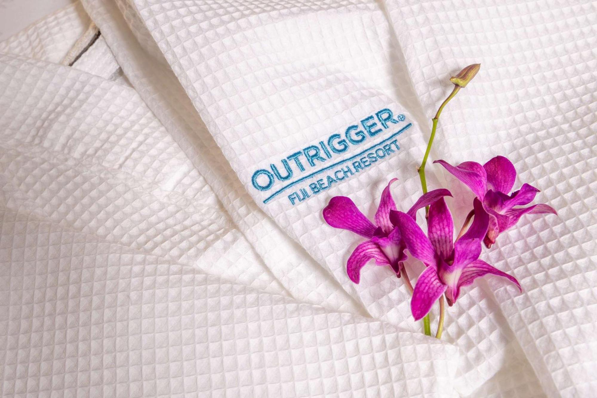 Outrigger Fiji Beach Resort Korotogo Exterior photo